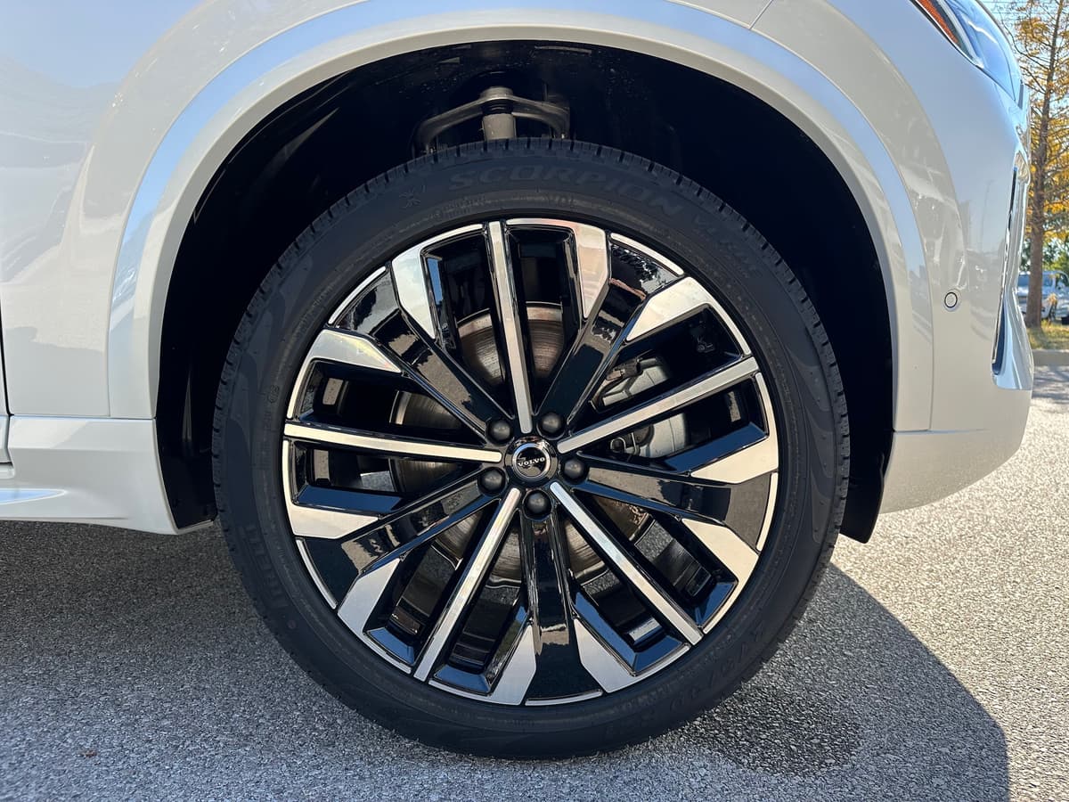 2026 Volvo XC90 - Image 7
