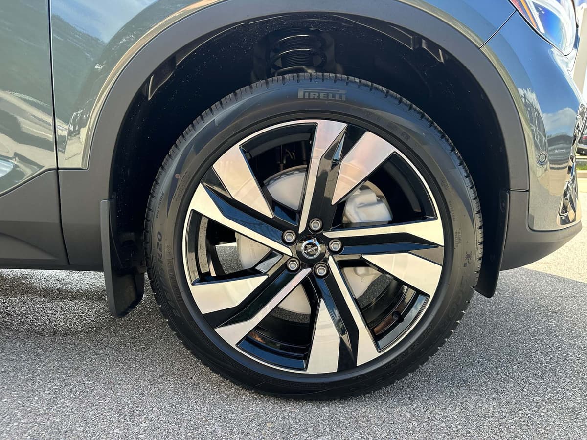 2026 Volvo XC40 - Image 7