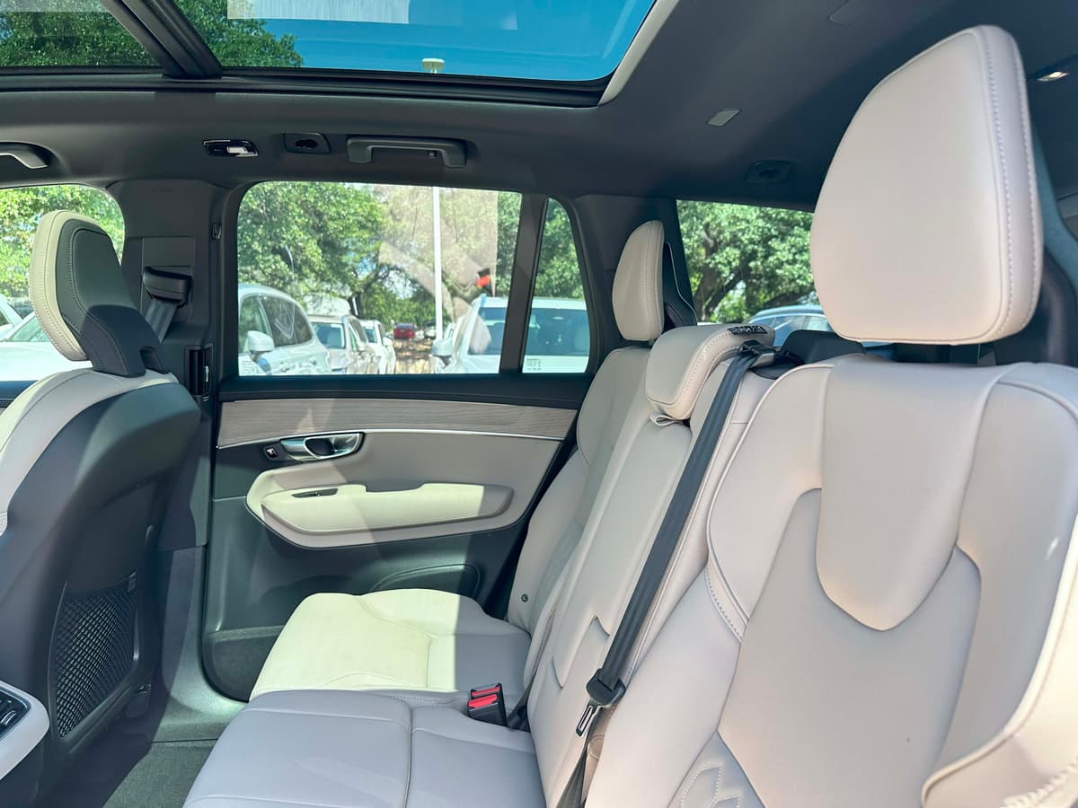 2026 Volvo XC90 - Image 16
