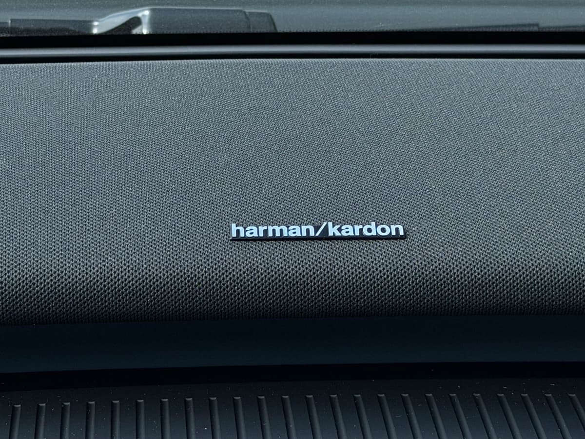 2026 Volvo EX30 - Image 15