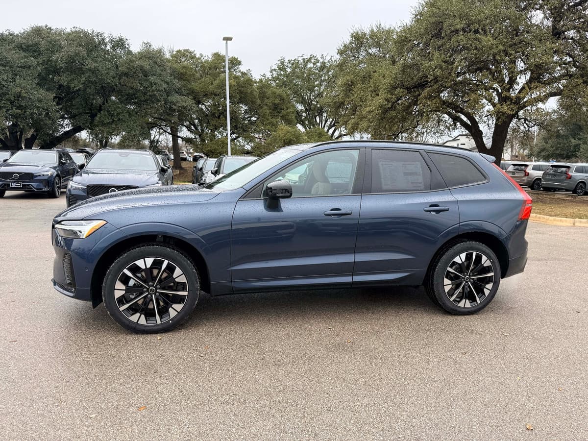 2026 Volvo XC60 - Image 3