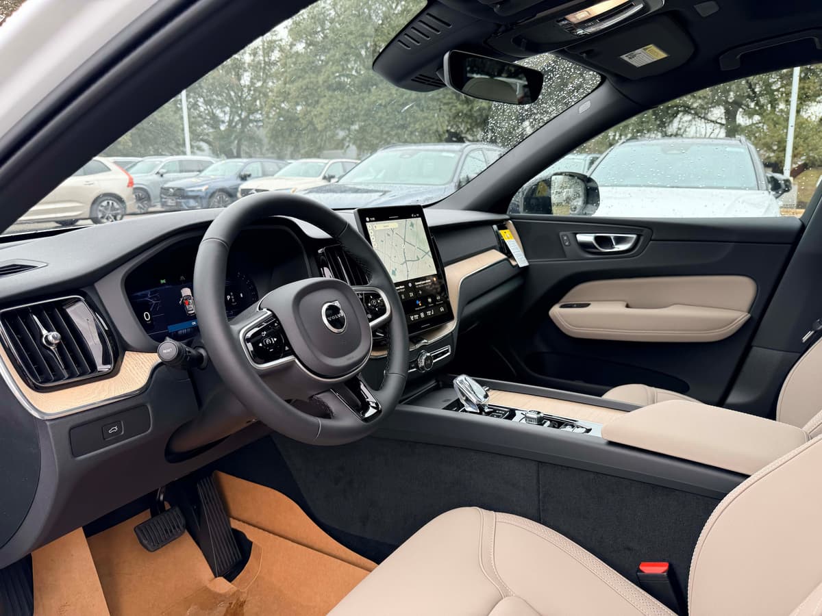 2026 Volvo XC60 - Image 11
