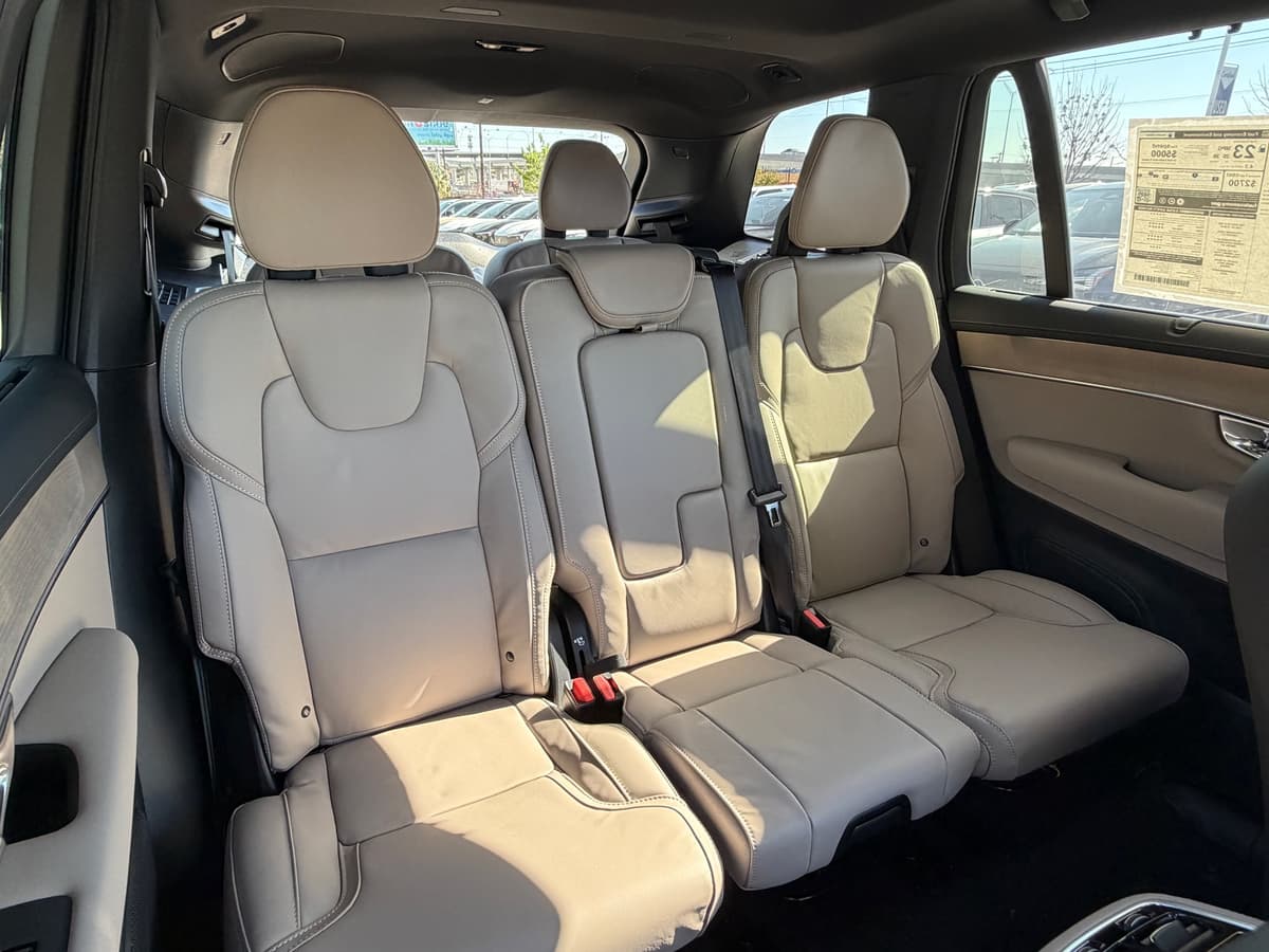2026 Volvo XC90 - Image 10