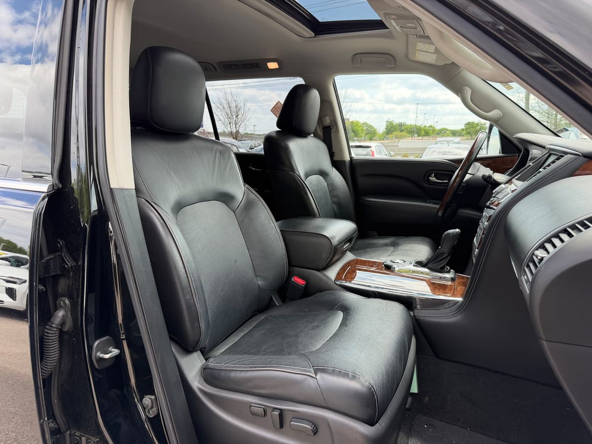 2019 INFINITI QX80 - Image 10