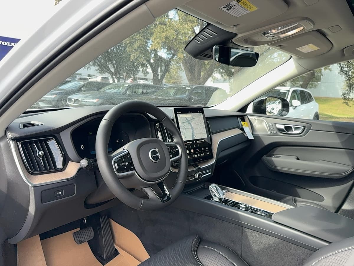 2026 Volvo XC60 - Image 11