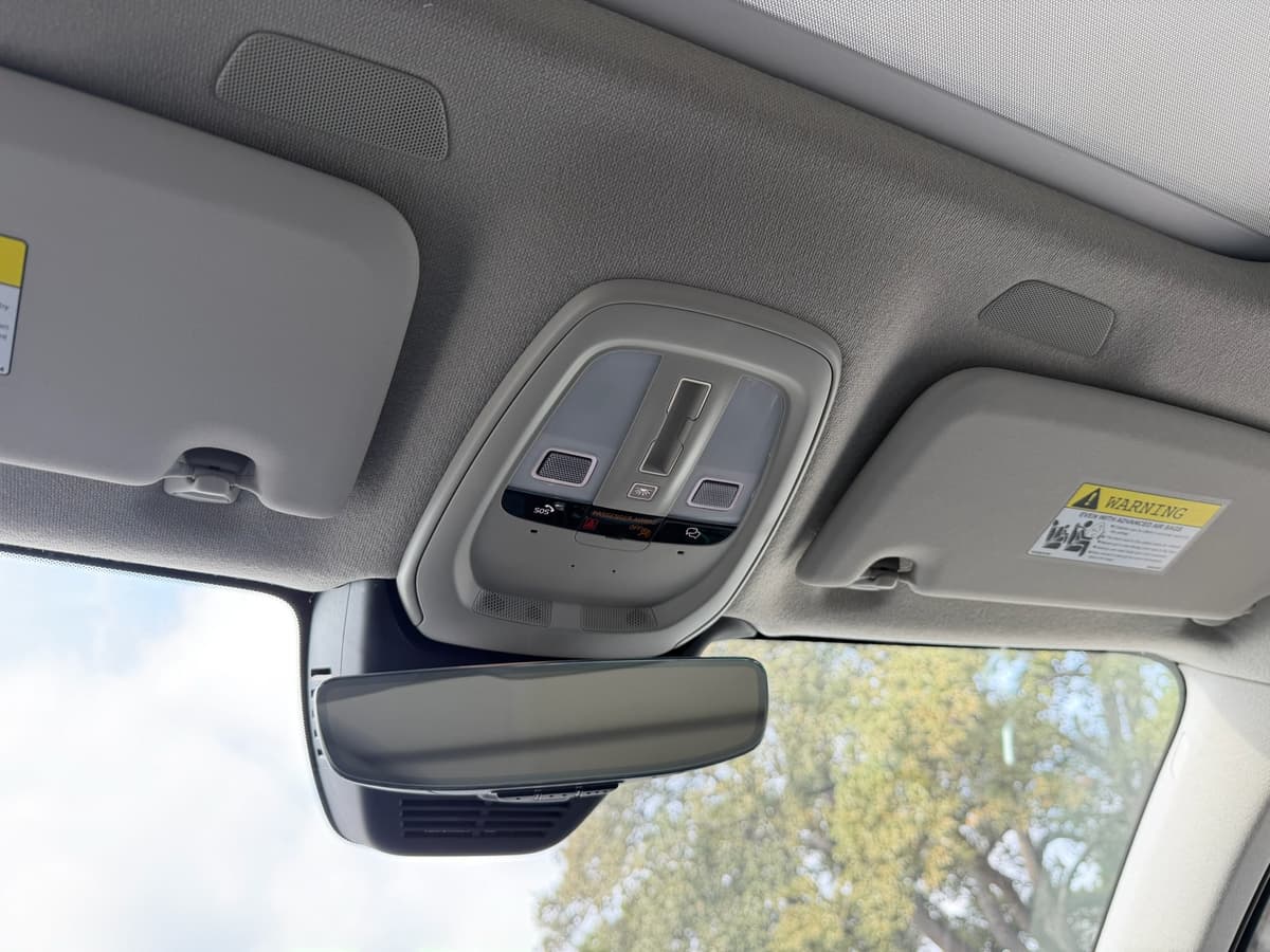 2026 Volvo XC40 - Image 16