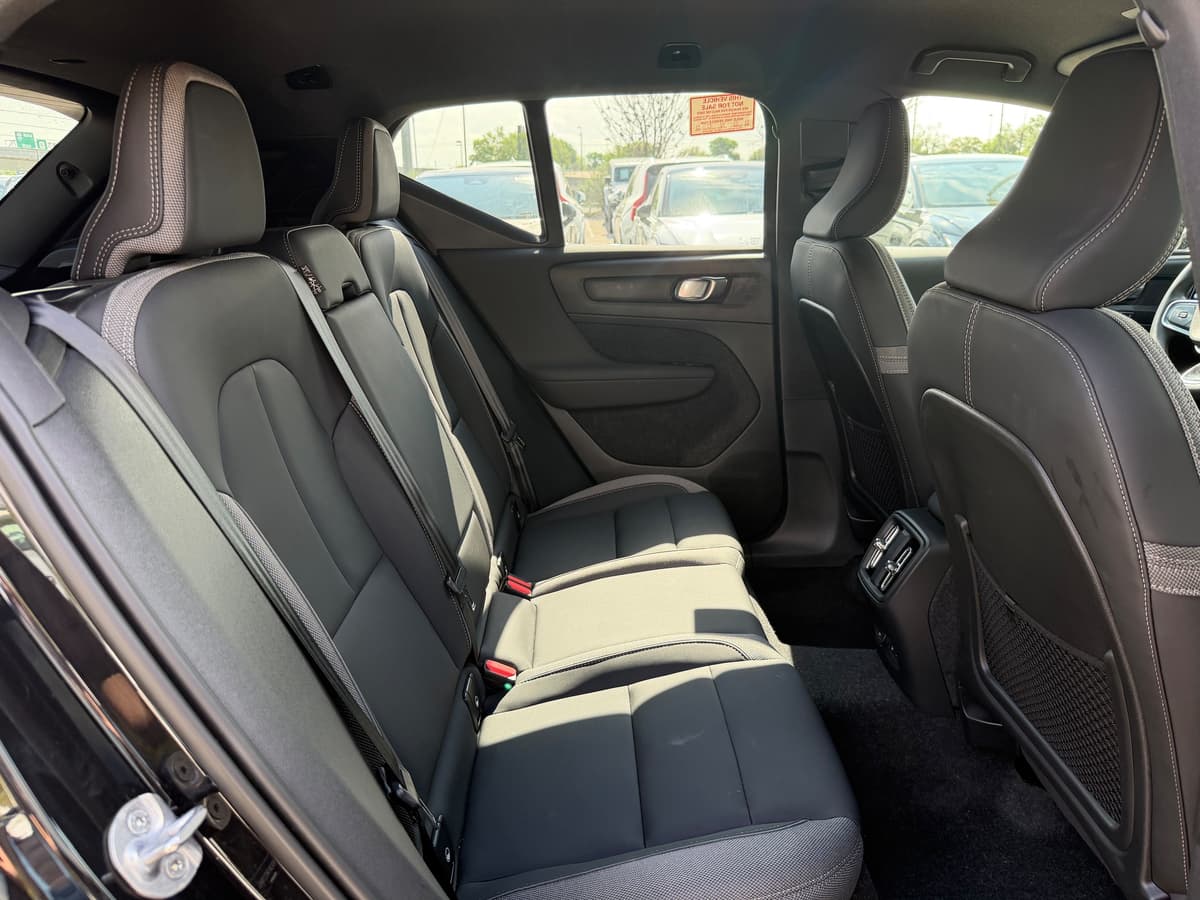 2024 Volvo XC40 Recharge Pure Electric - Image 12