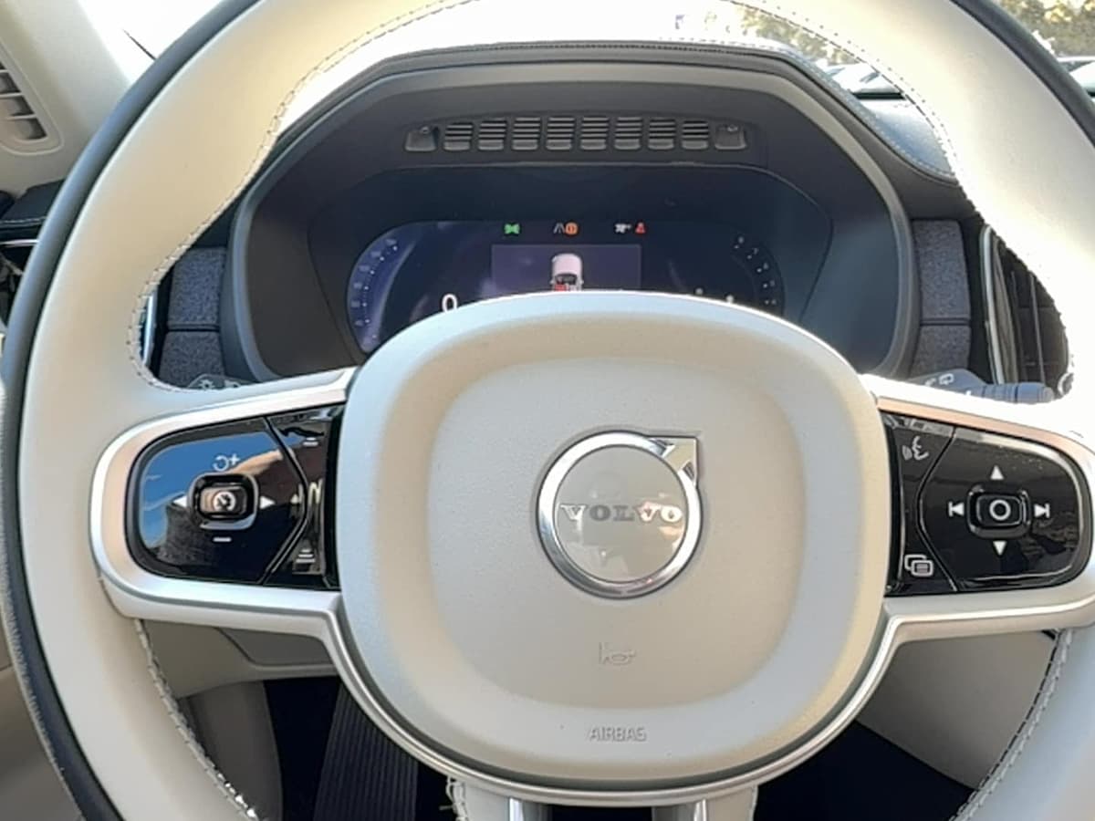 2026 Volvo XC90 - Image 21
