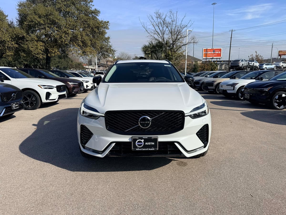 2026 Volvo XC60 - Image 8