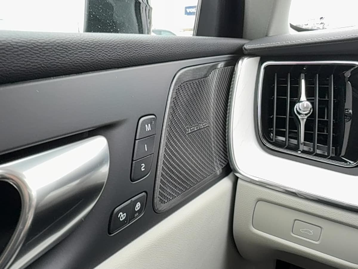 2026 Volvo XC60 - Image 22