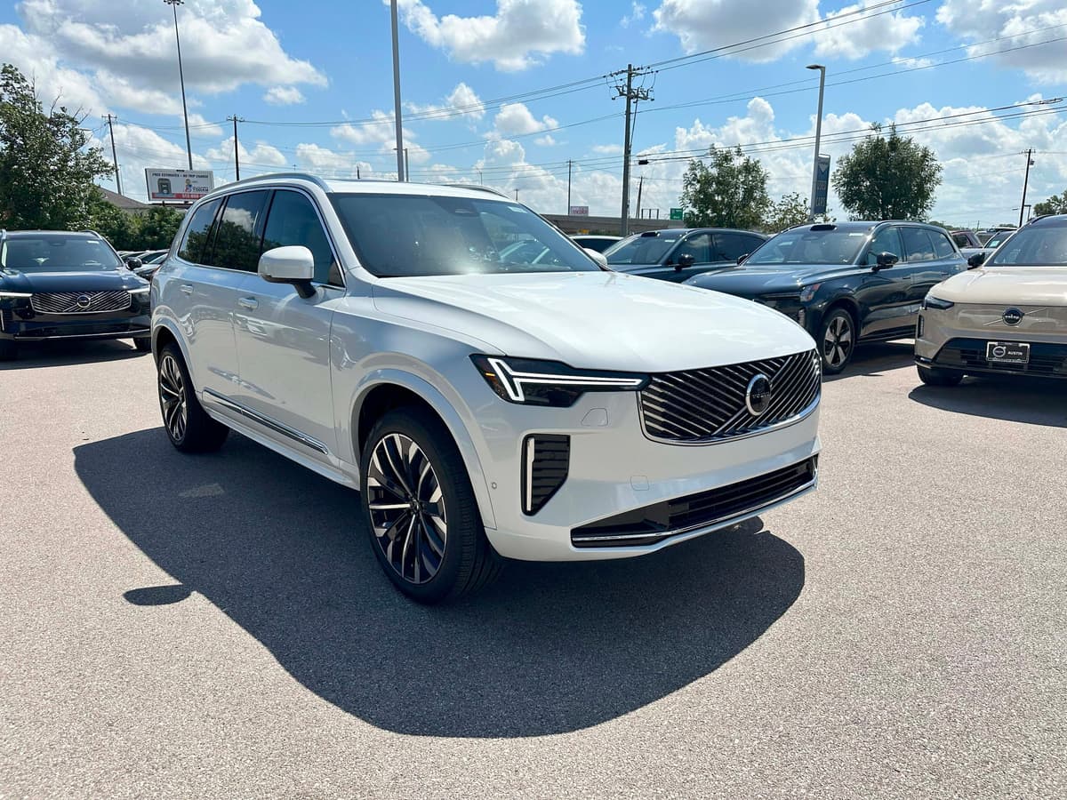 2026 Volvo XC90 - Image 8