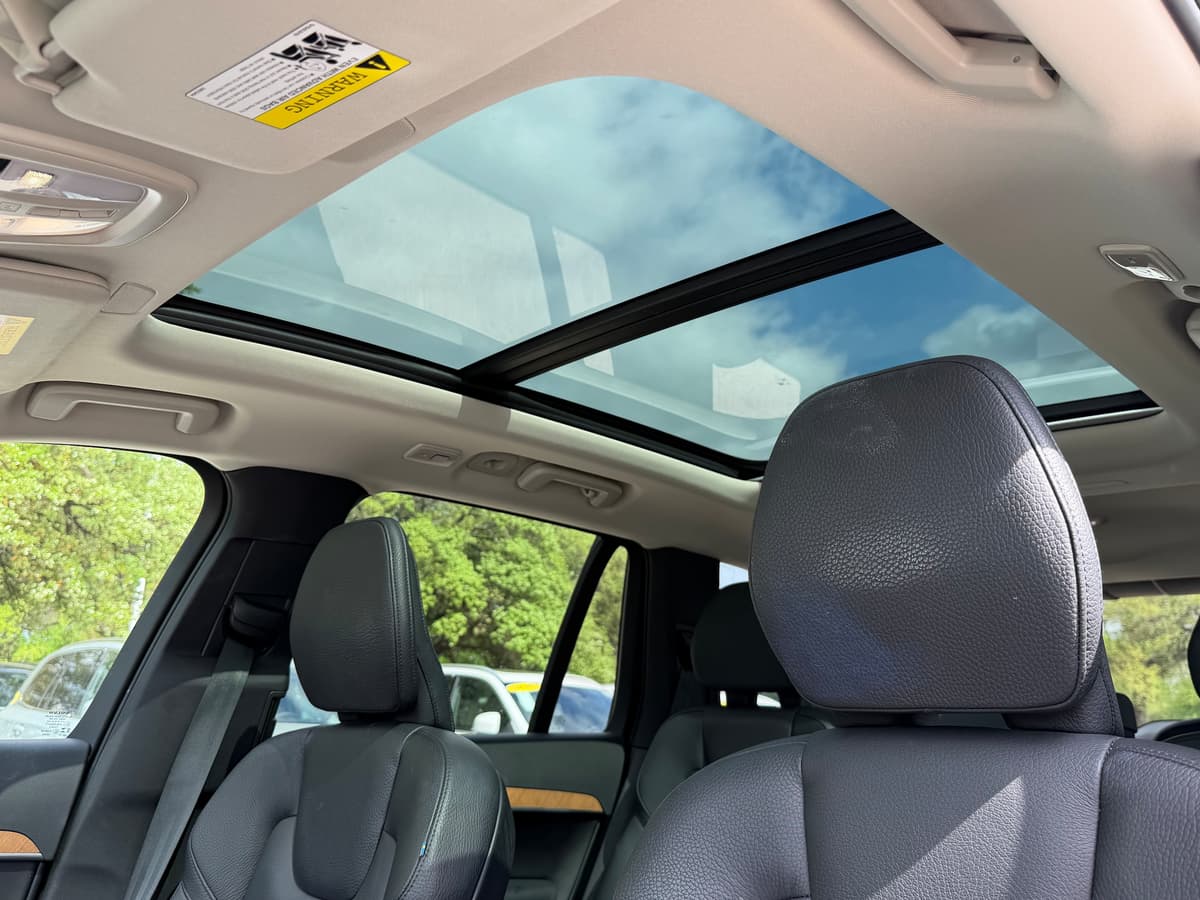 2024 Volvo XC90 plug-in hybrid - Image 25