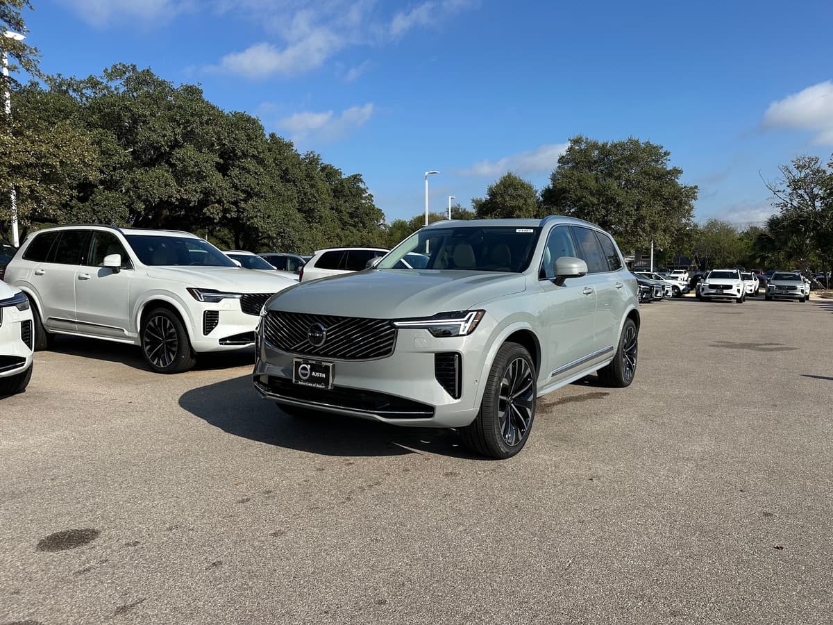 2026 Volvo XC90 - Image 2