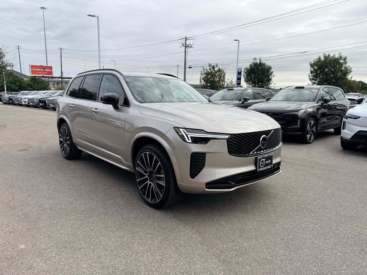2026 Volvo XC90 - Image 8