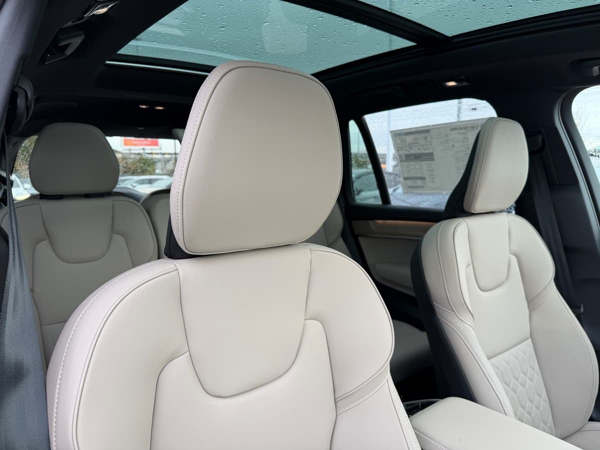 2026 Volvo XC90 plug-in hybrid - Image 9