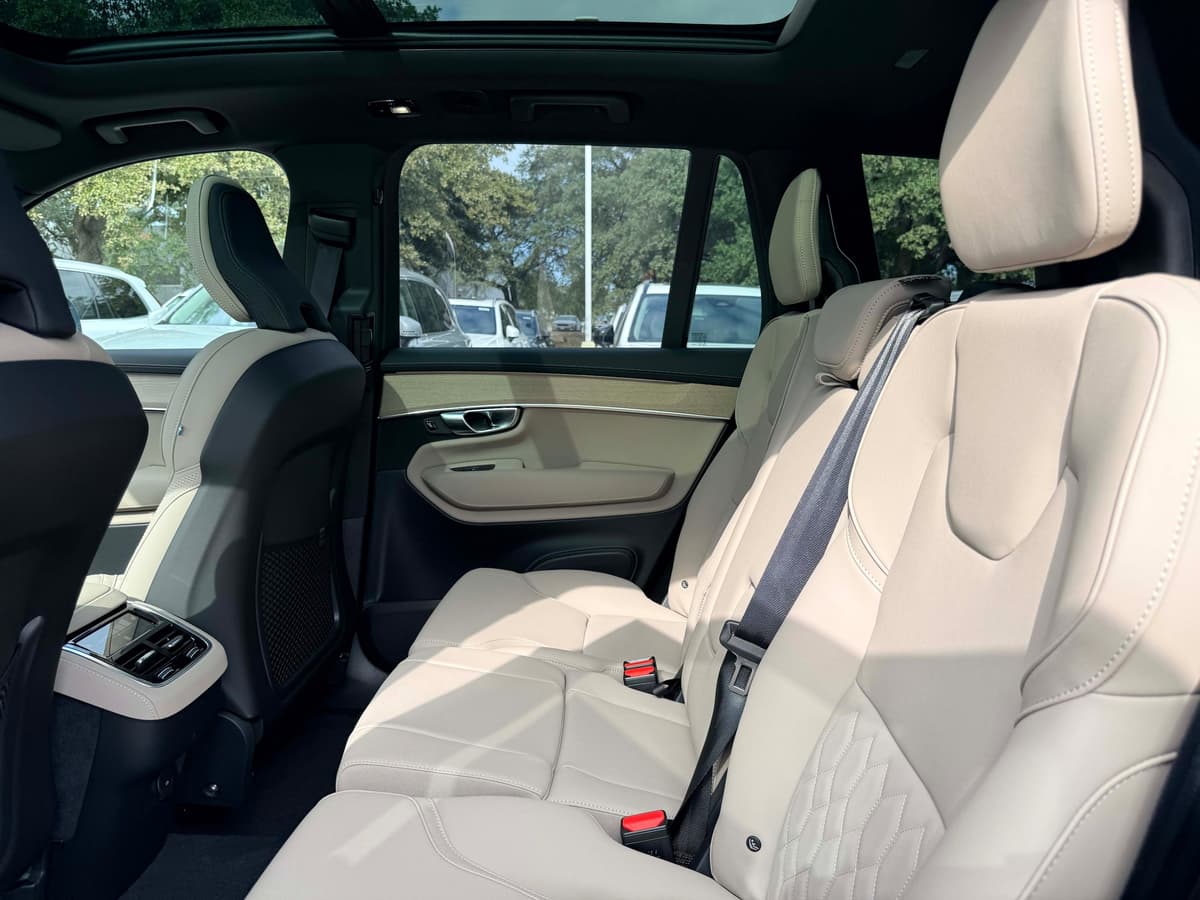 2026 Volvo XC90 - Image 15
