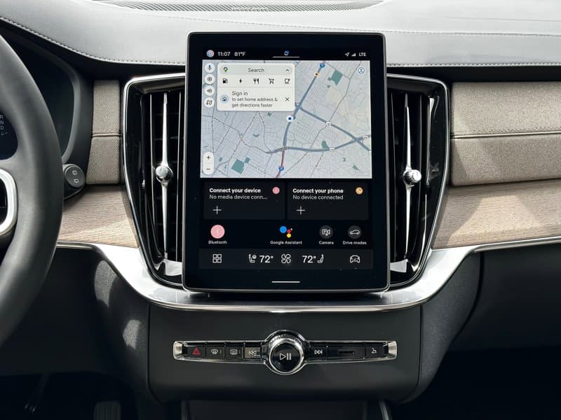 2025 Volvo XC90 plug-in hybrid - Image 13