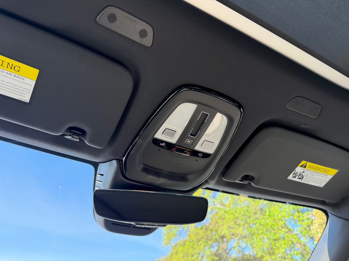 2026 Volvo XC60 - Image 16