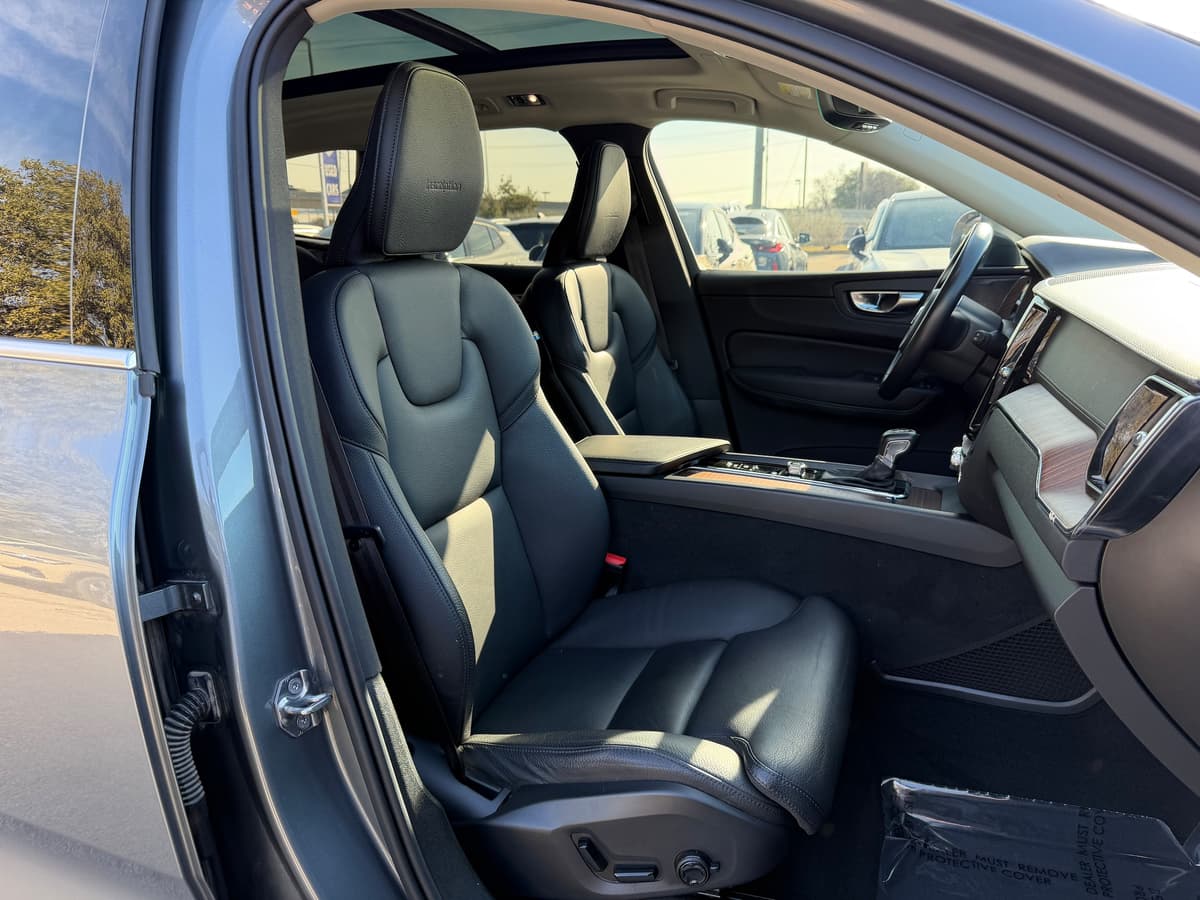 2020 Volvo XC60 - Image 10