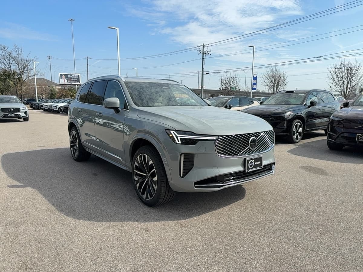 2026 Volvo XC90 plug-in hybrid - Image 7