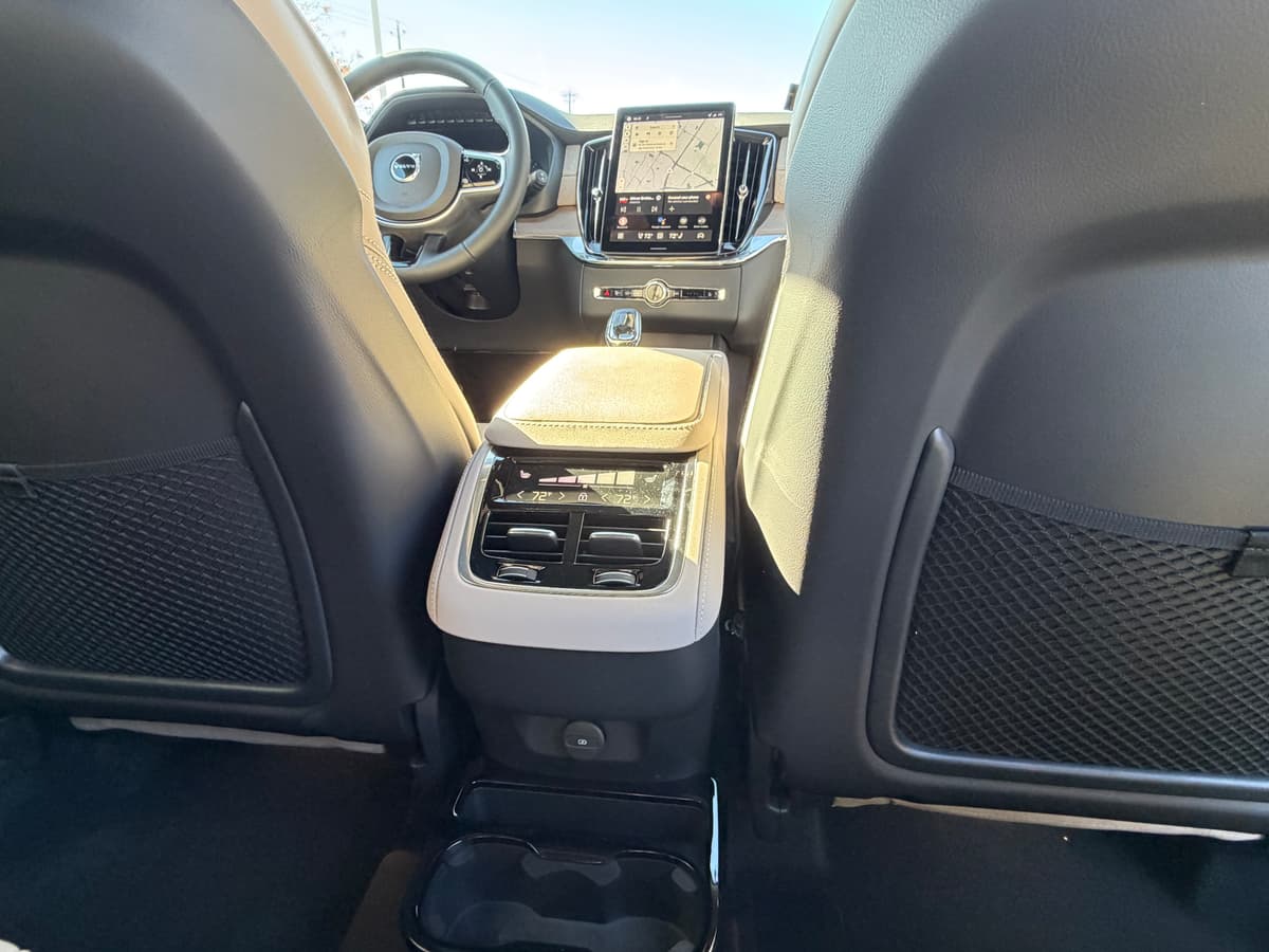 2026 Volvo XC90 - Image 12