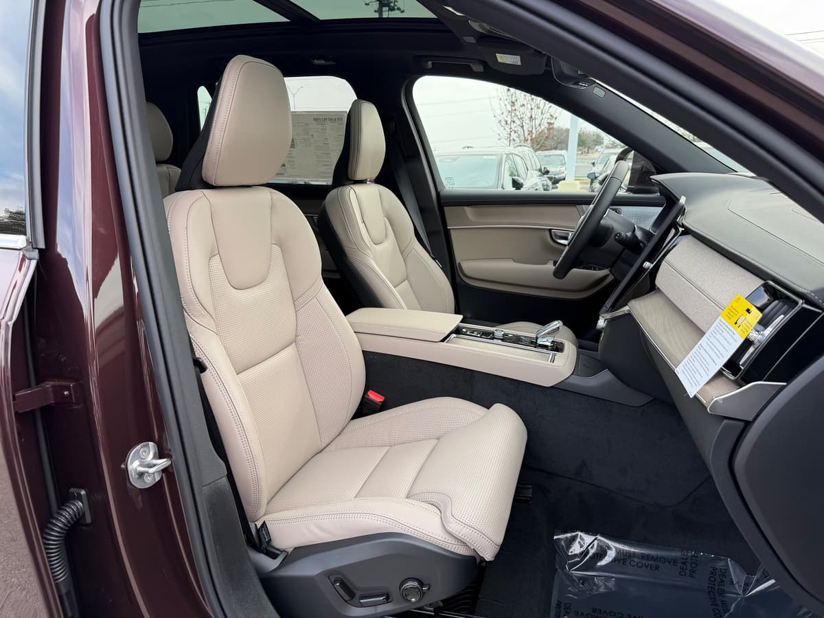 2026 Volvo XC90 - Image 8