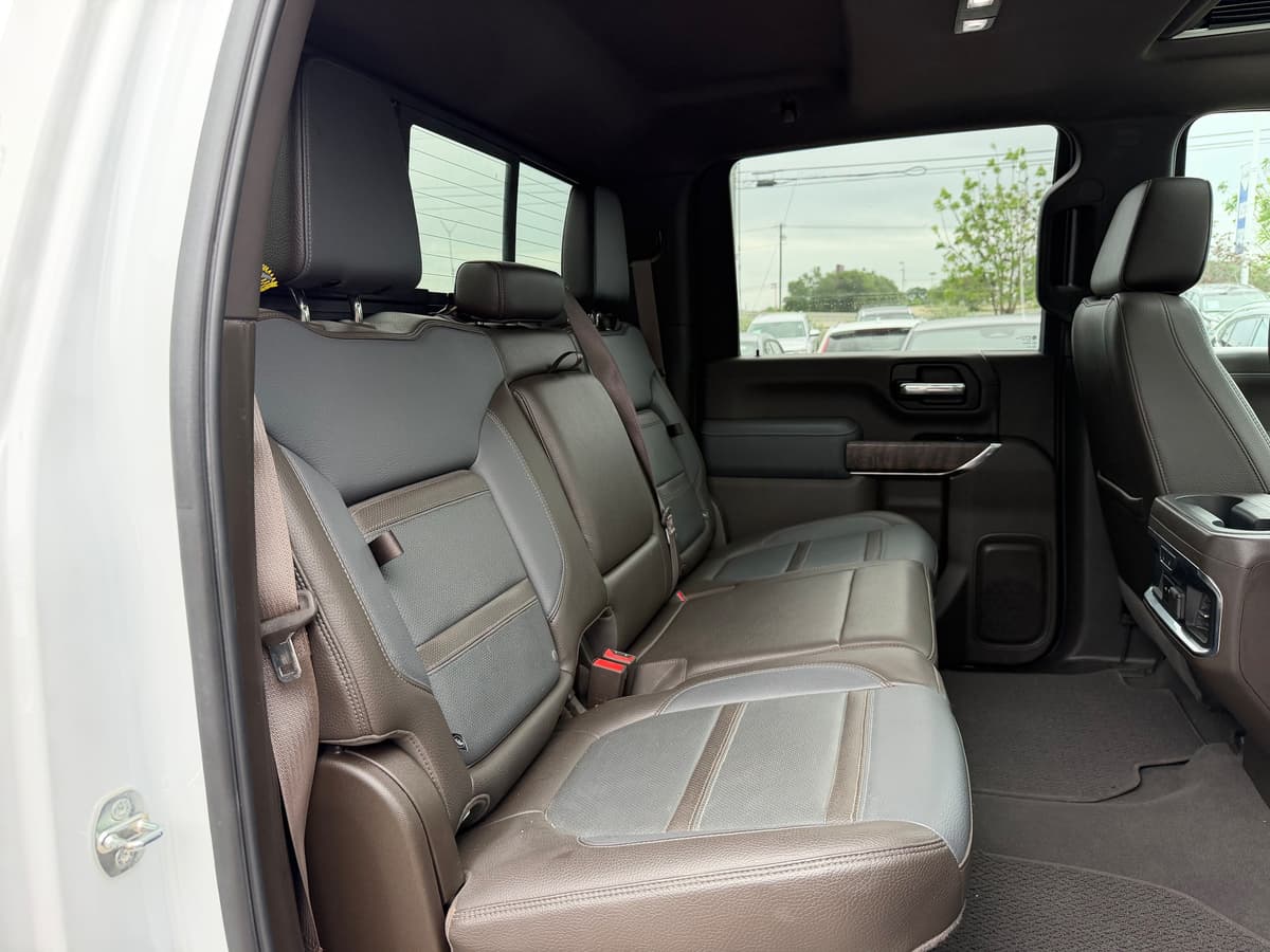 2022 GMC Sierra 2500 HD - Image 12
