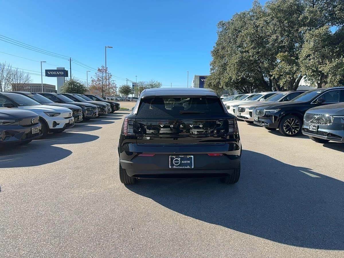 2026 Volvo EX30 - Image 5