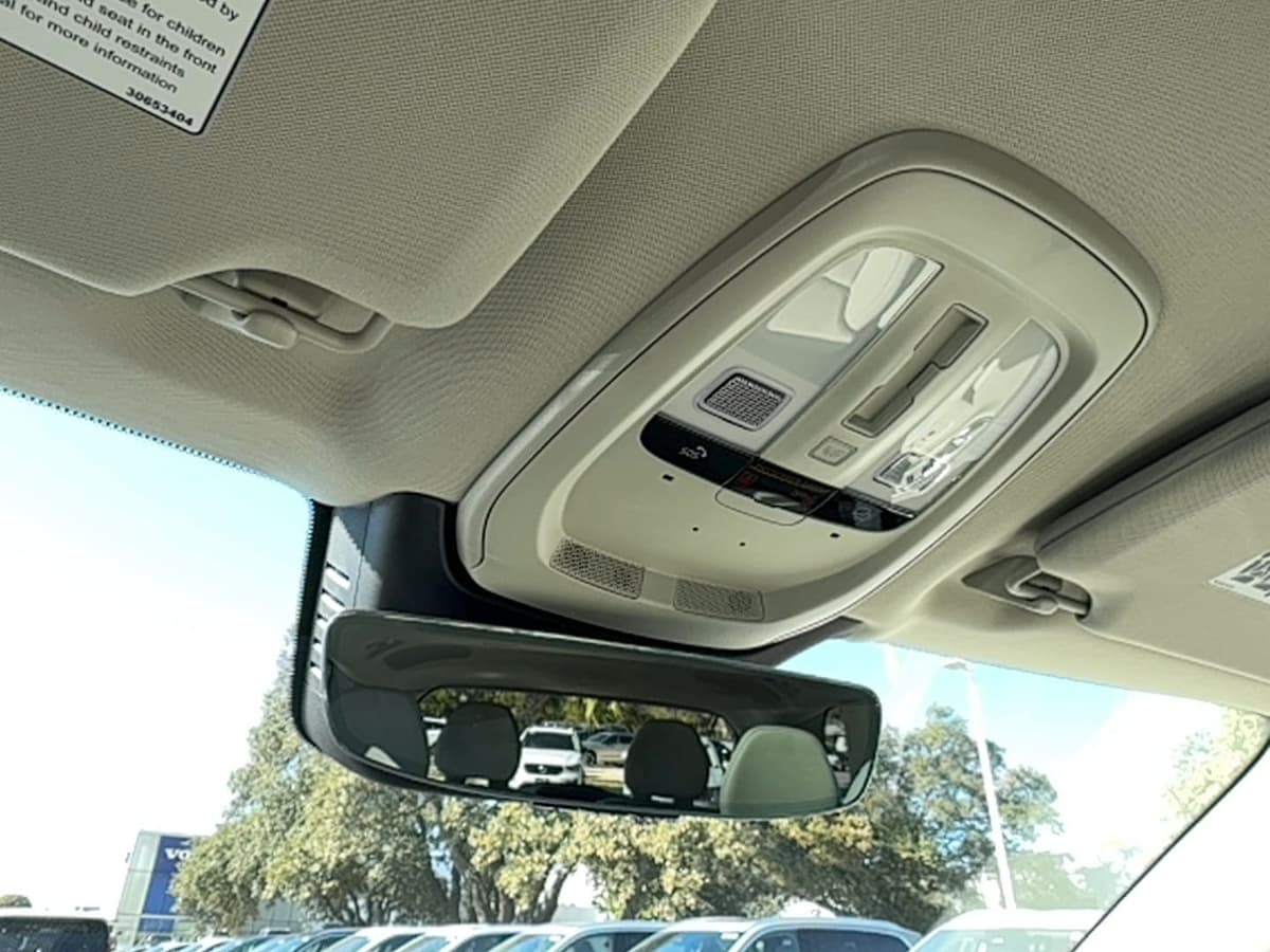 2026 Volvo XC90 - Image 24