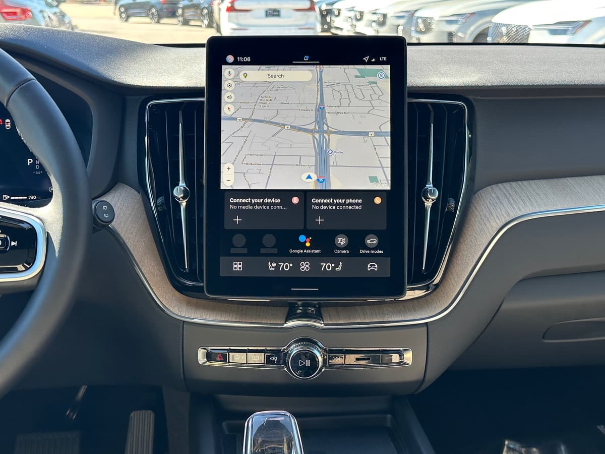 2026 Volvo XC60 - Image 12