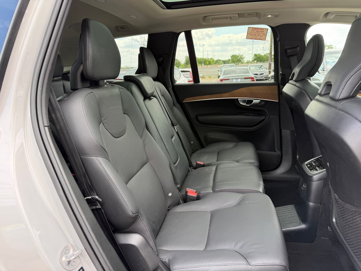 2024 Volvo XC90 plug-in hybrid - Image 12