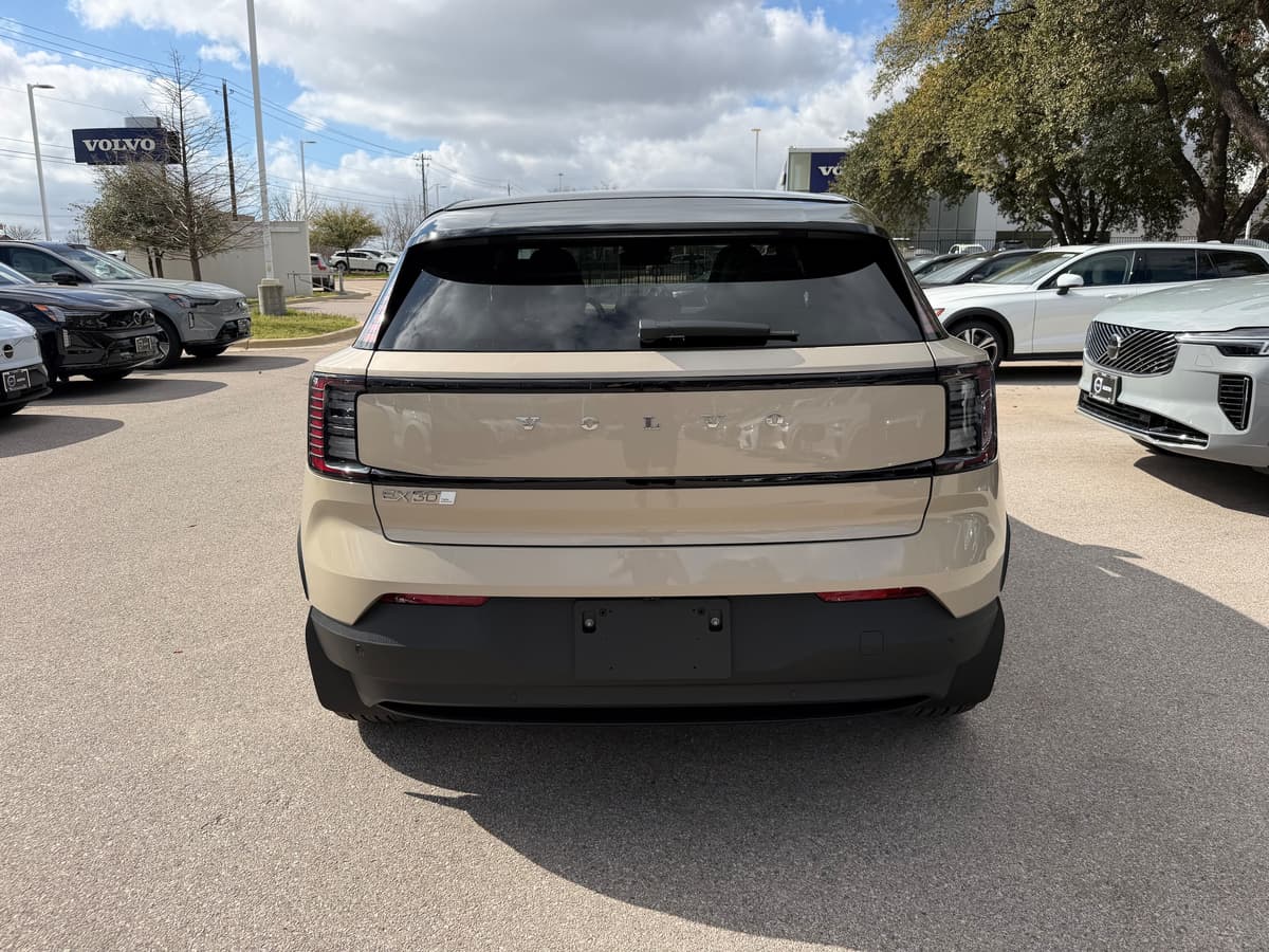 2026 Volvo EX30 - Image 5