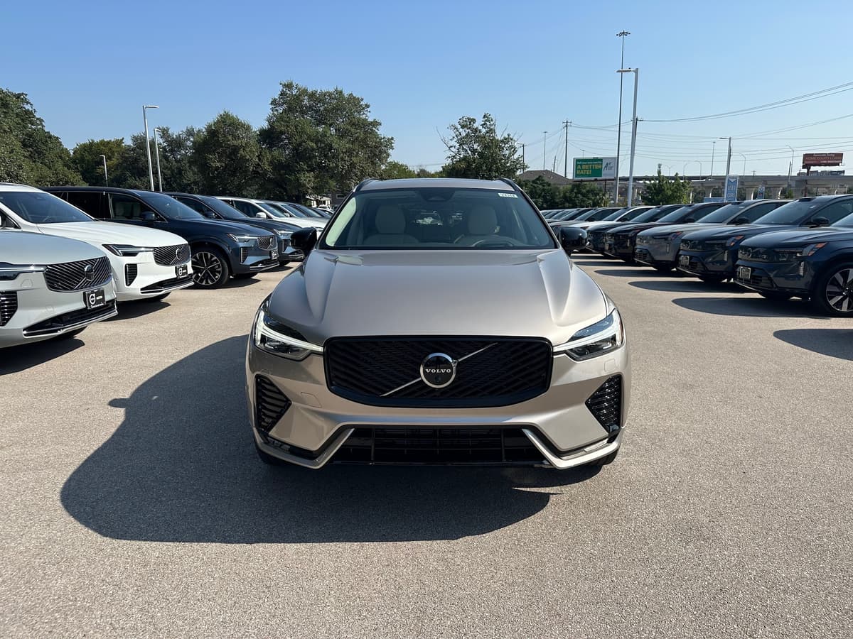 2026 Volvo XC60 - Image 6