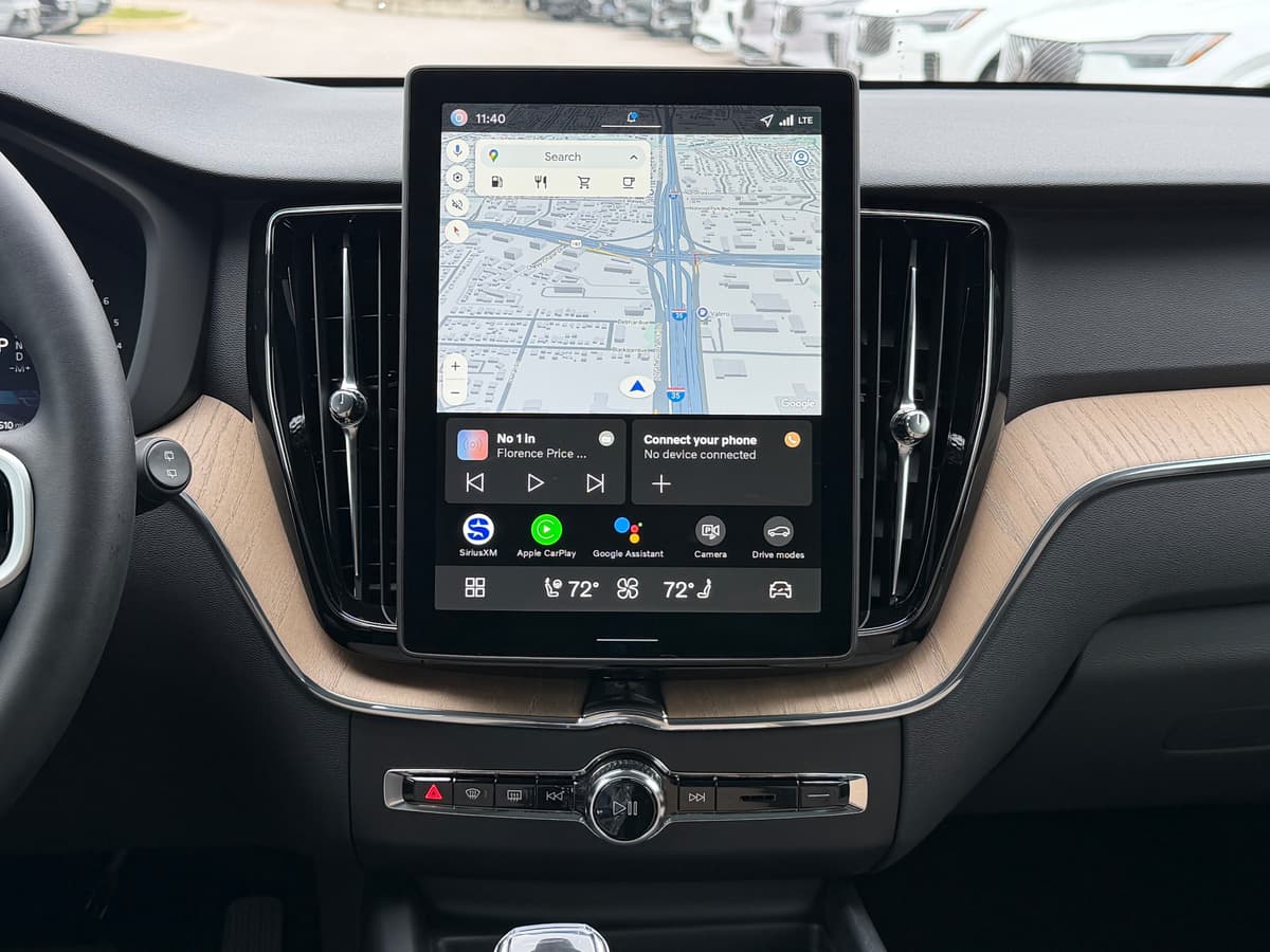 2026 Volvo XC60 - Image 12