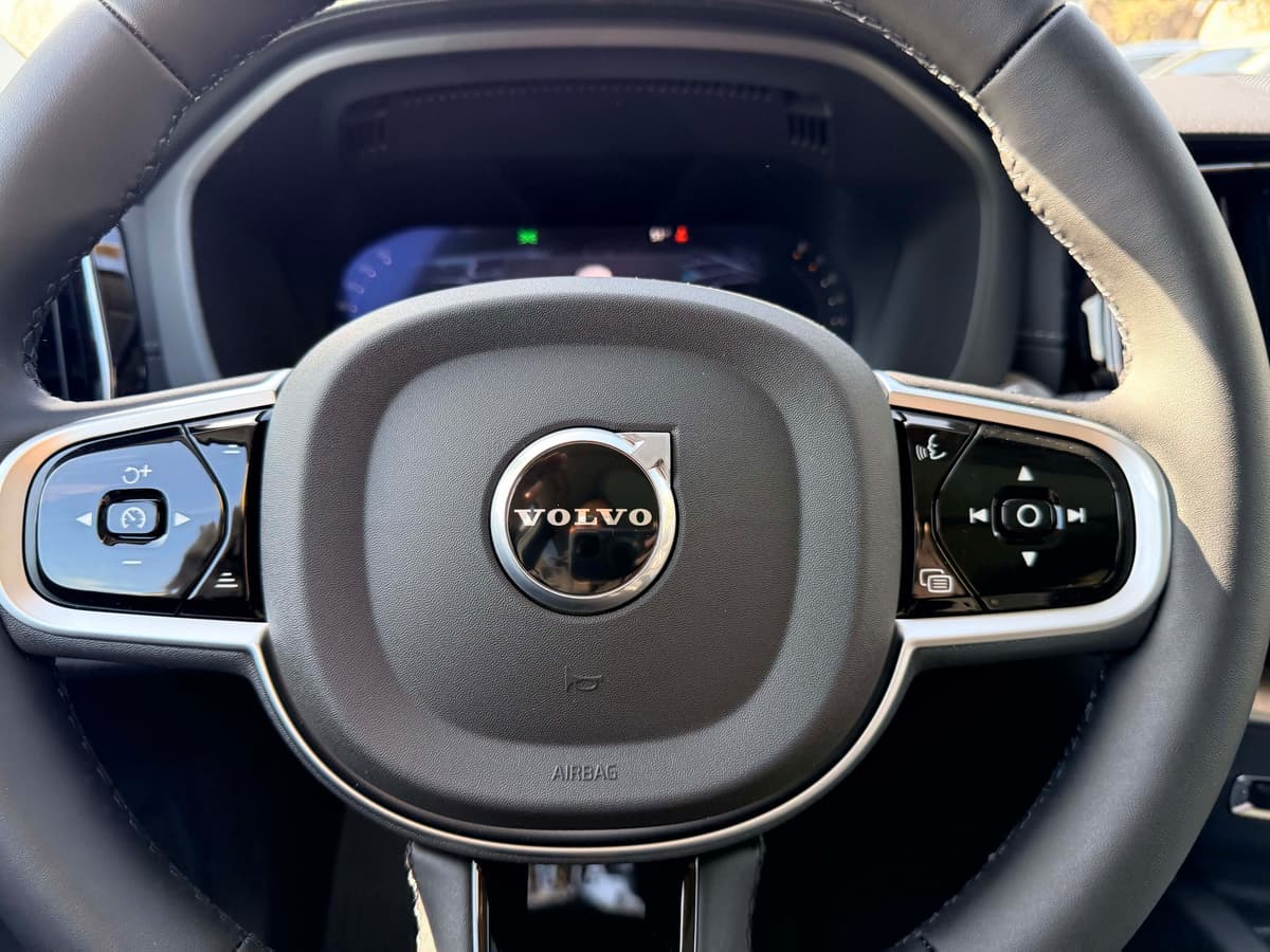 2026 Volvo XC60 - Image 19