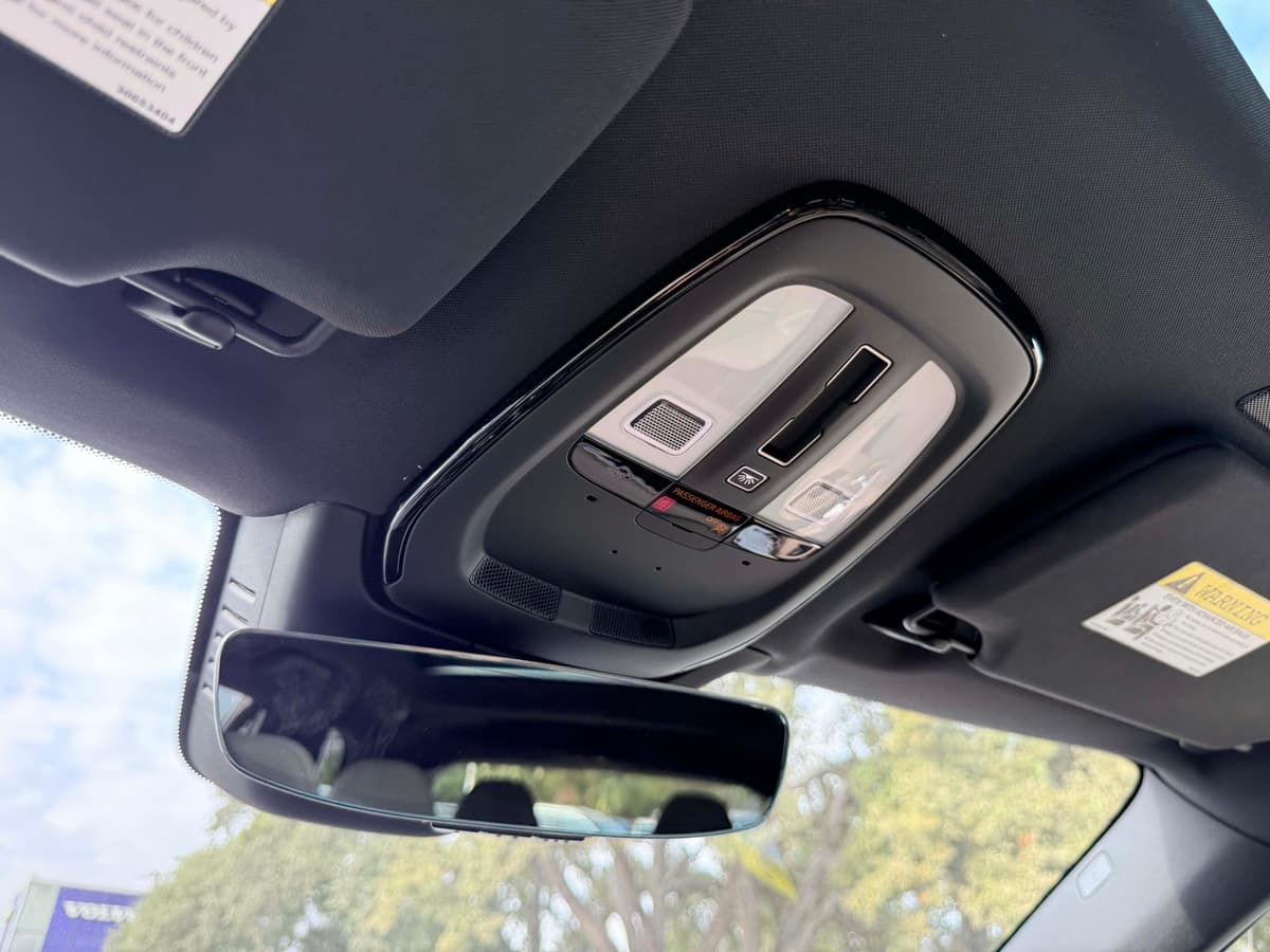 2026 Volvo XC90 - Image 25