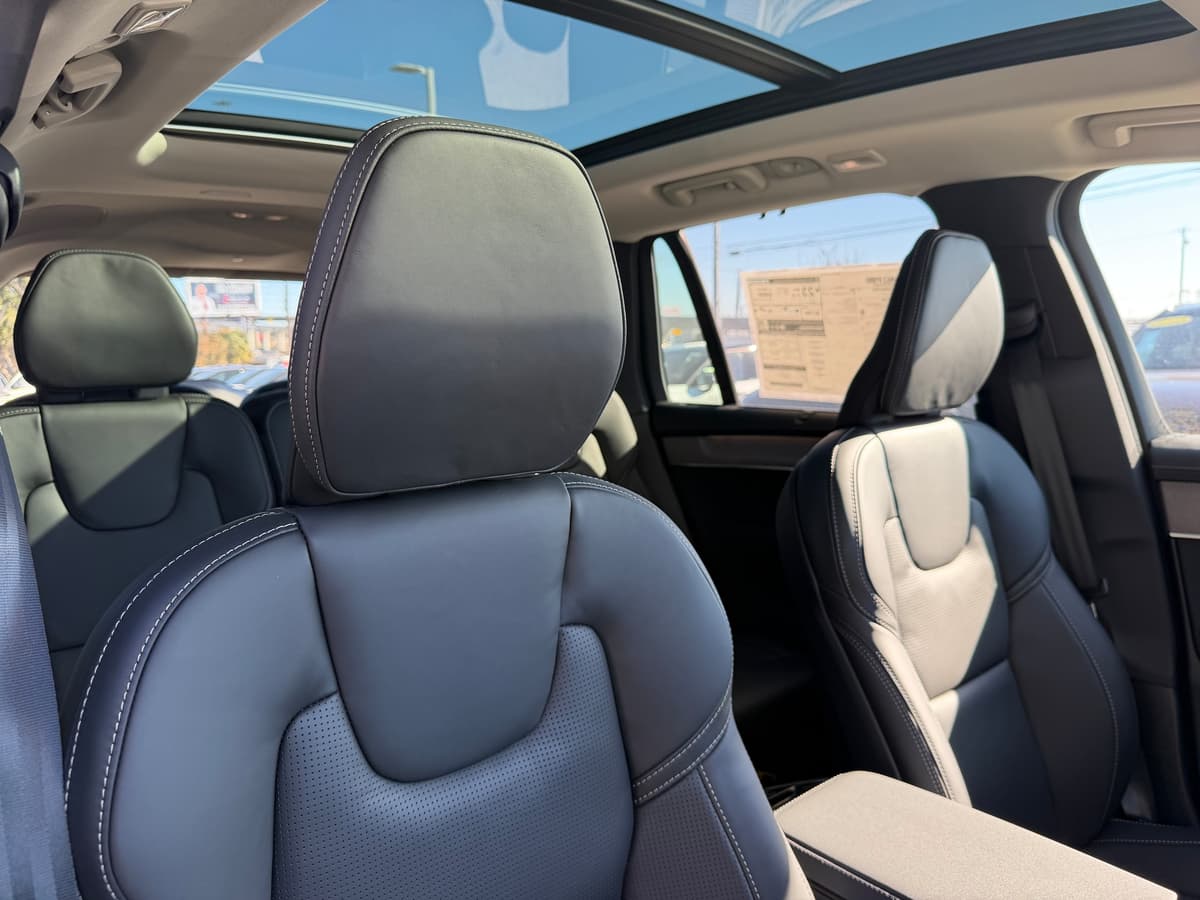 2026 Volvo XC90 - Image 9