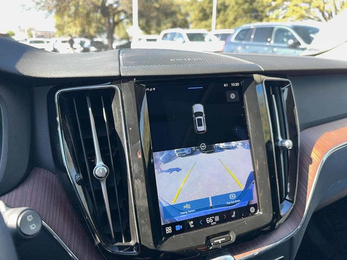 2023 Volvo XC60 - Image 16