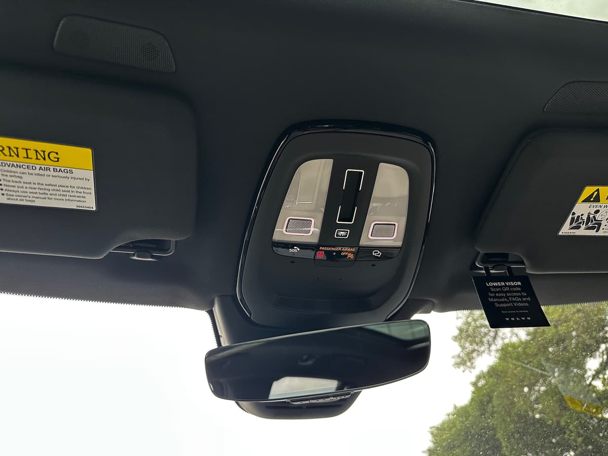 2025 Volvo XC90 plug-in hybrid - Image 17