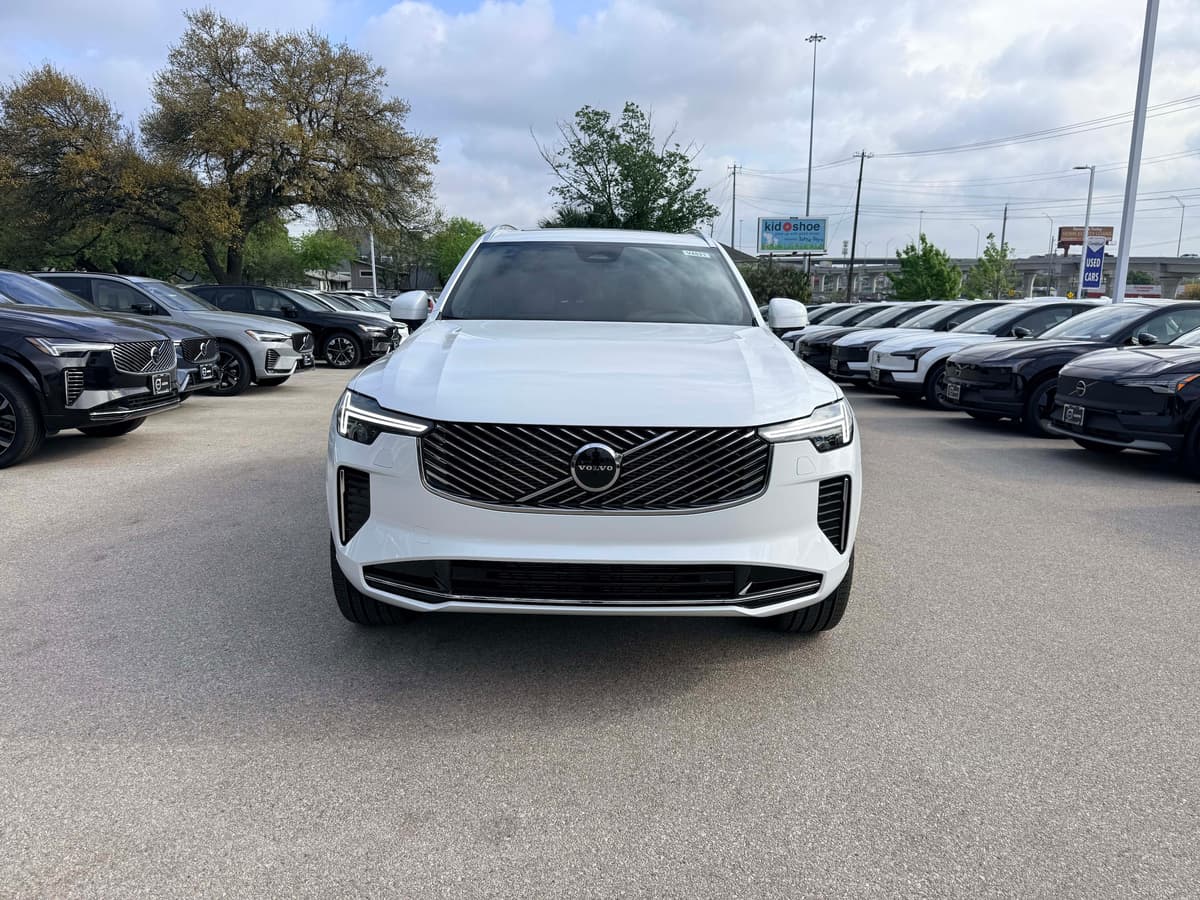 2026 Volvo XC90 - Image 8