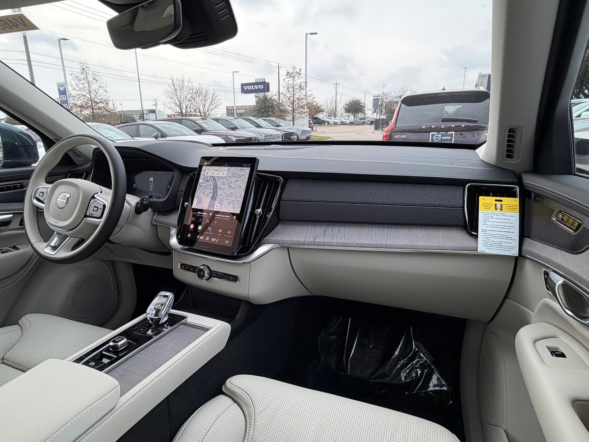 2026 Volvo XC90 - Image 11