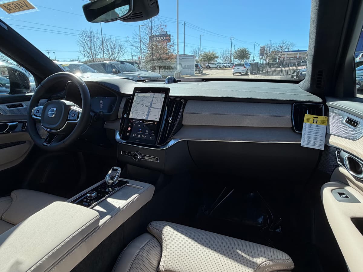 2026 Volvo XC90 - Image 11