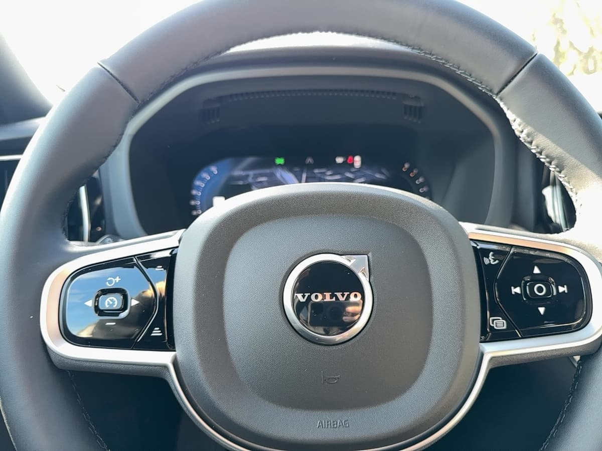 2026 Volvo XC60 - Image 21