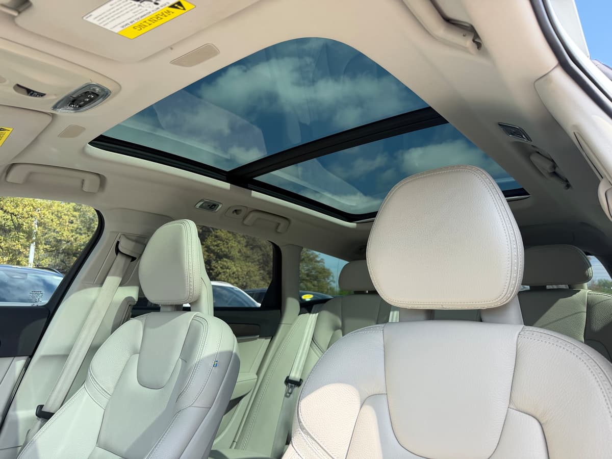 2018 Volvo V90 Cross Country - Image 22