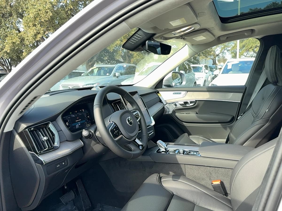 2026 Volvo XC90 plug-in hybrid - Image 11