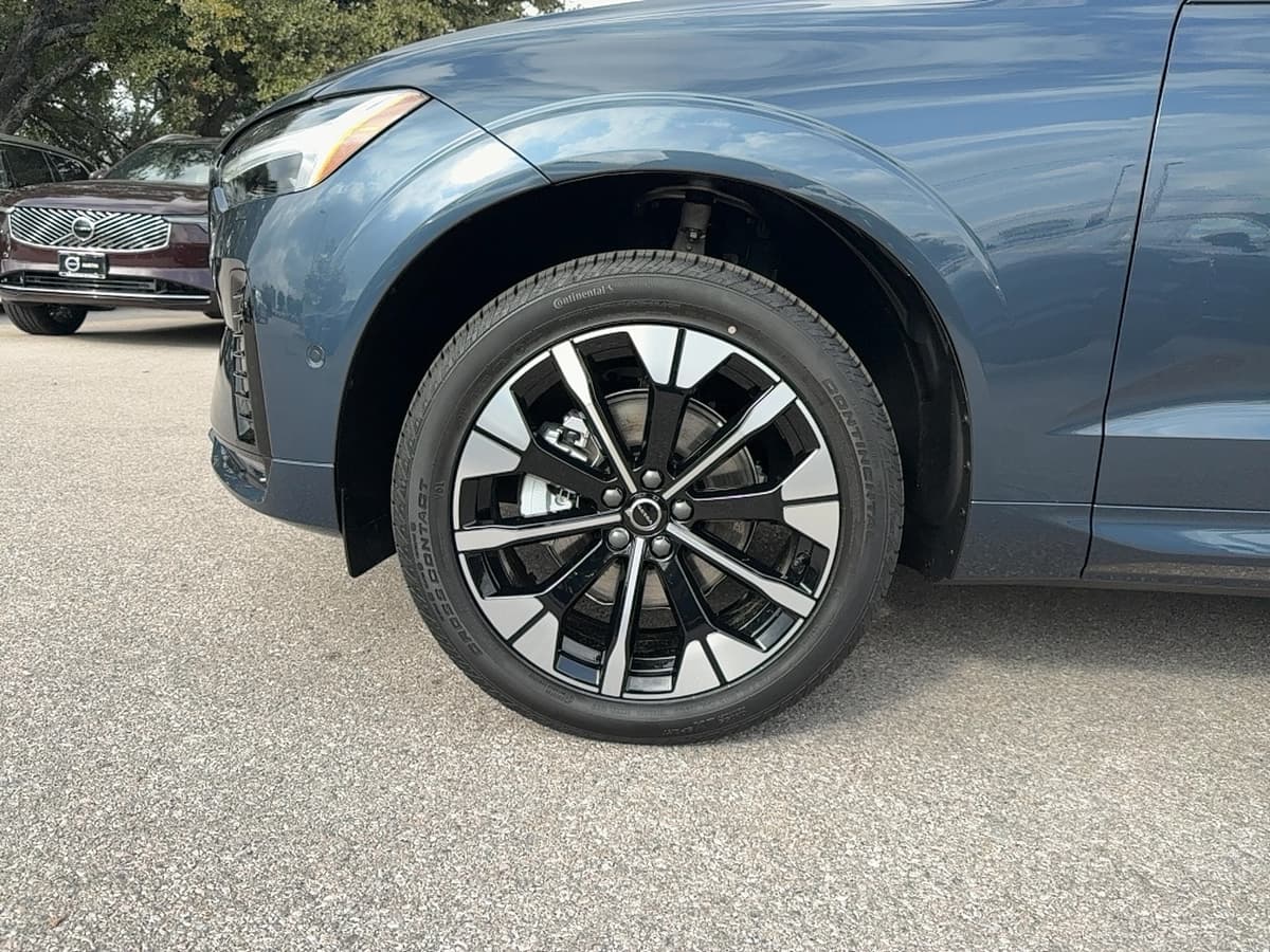 2026 Volvo XC60 - Image 7