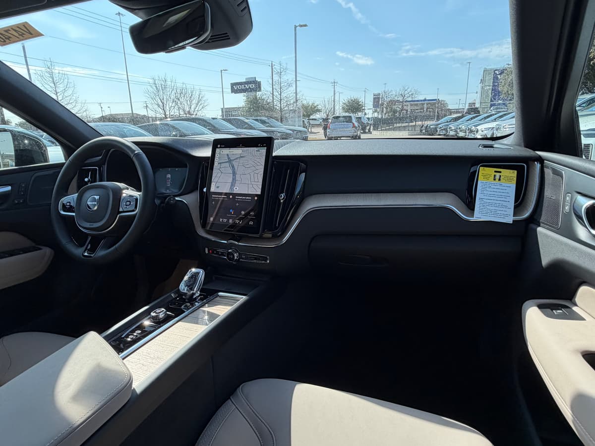 2026 Volvo XC60 - Image 8