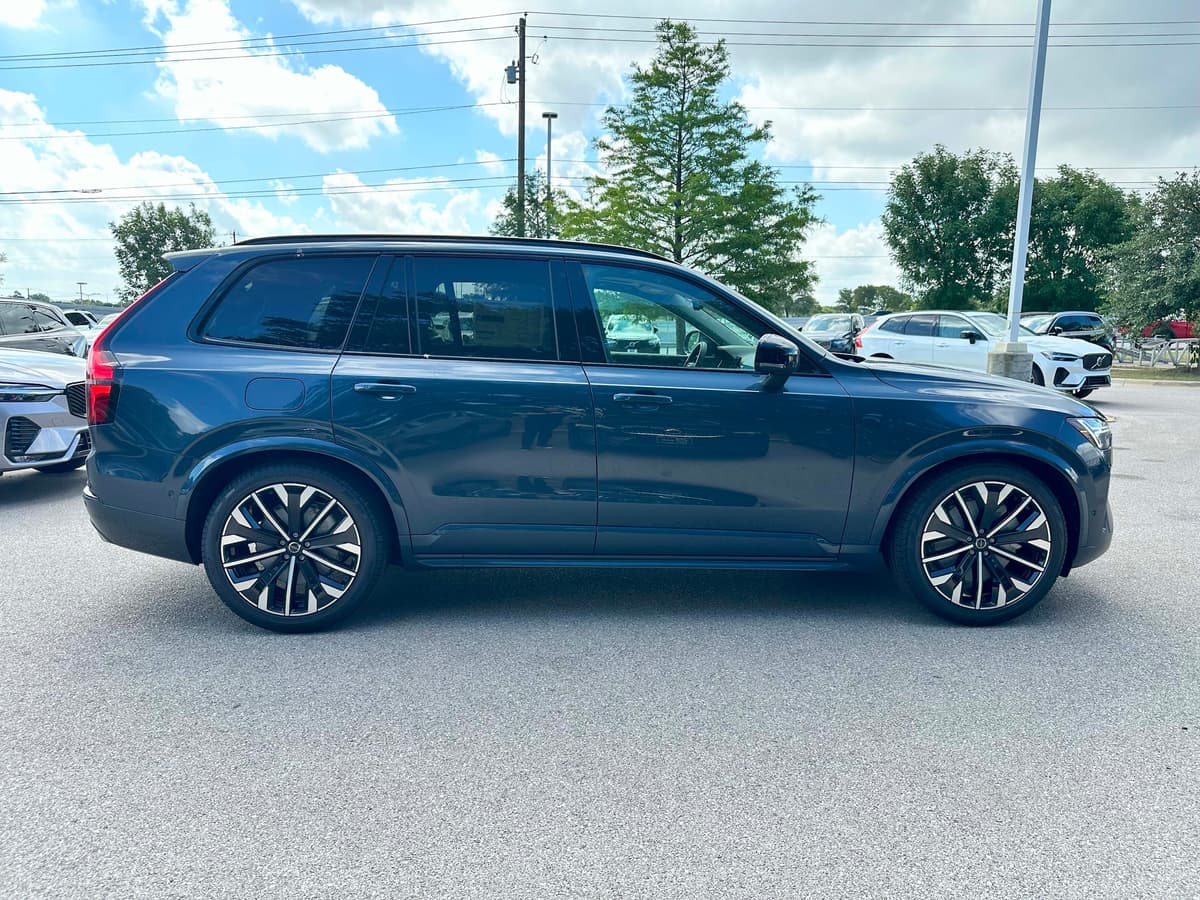 2026 Volvo XC90 - Image 7
