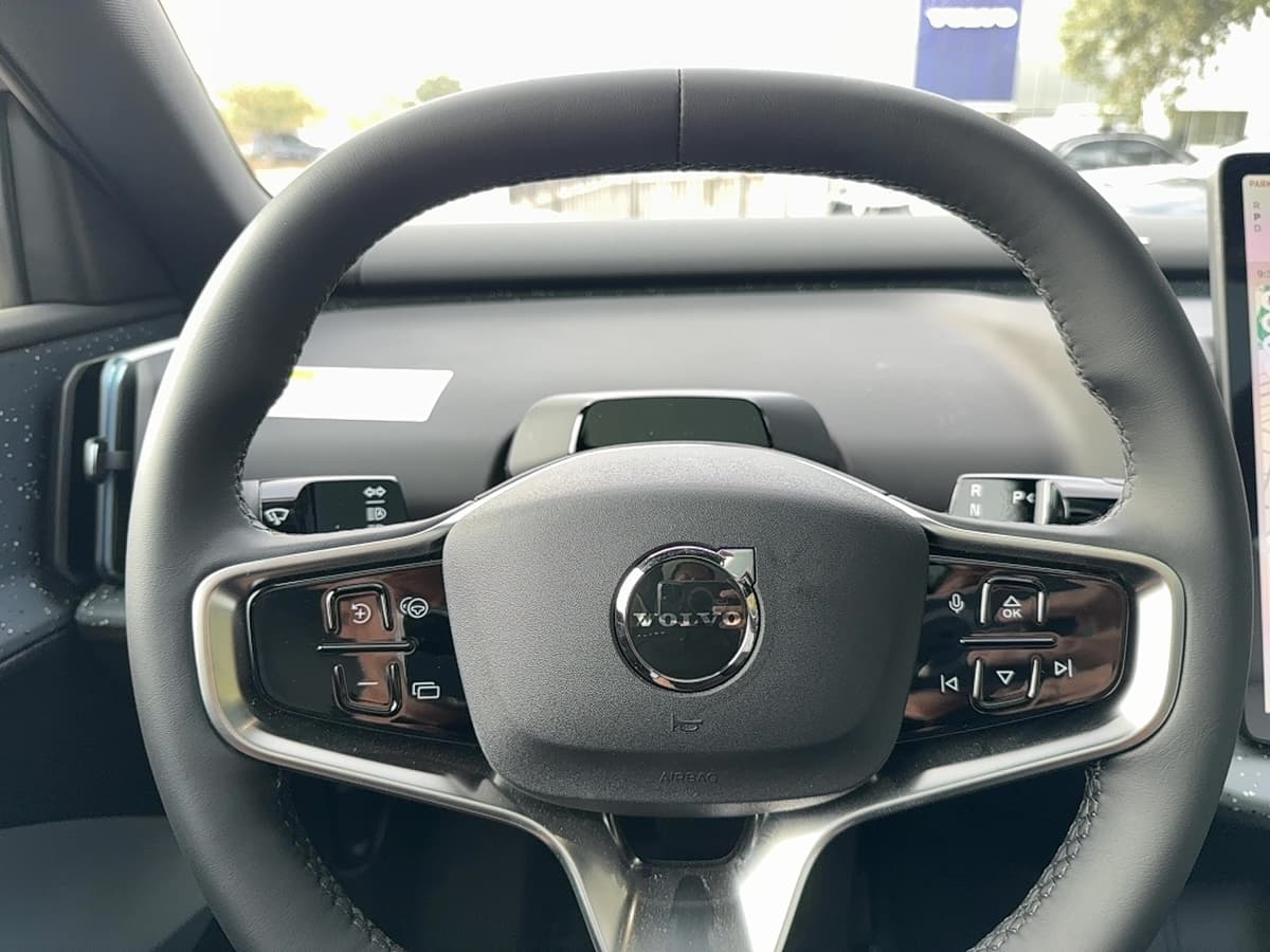 2026 Volvo EX30 - Image 18