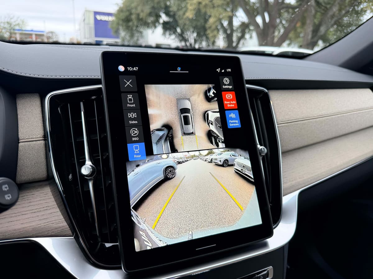 2026 Volvo XC90 plug-in hybrid - Image 23